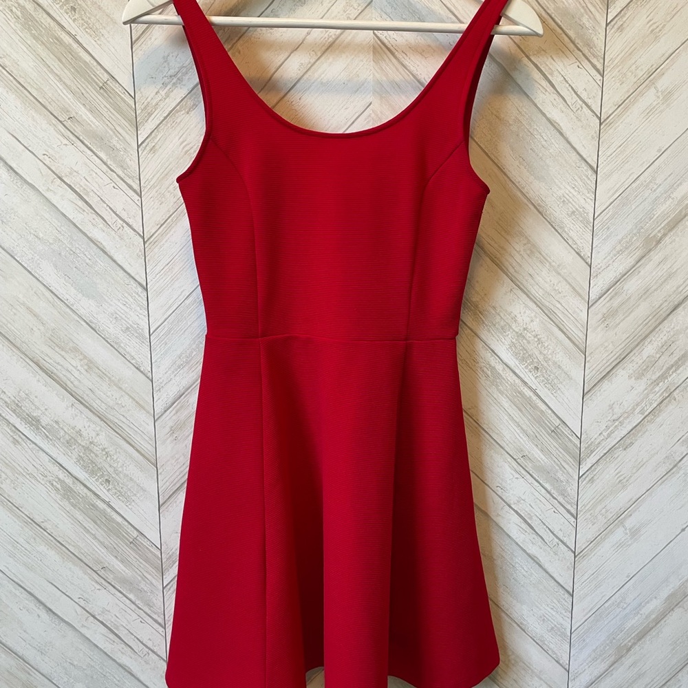 Elegant Red Sleeveless Dress